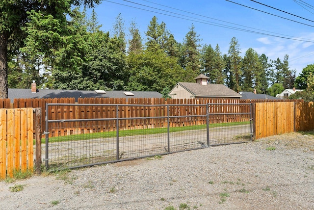 561 E Forest Ave, Colville, WA 99114 - view of yard with a gate
