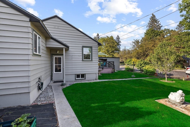 824 E E 38th Ave, Spokane, WA 99203 - view of grassy yard featuring a wooden deck