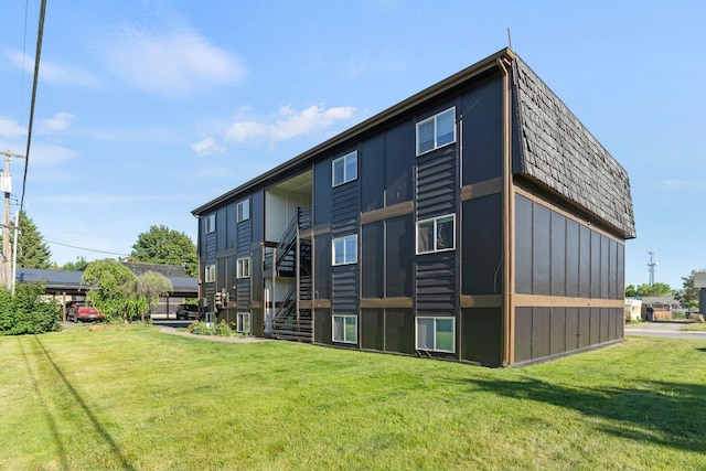107 E Hattie Ave, Coeur D Alene, ID 83814 - back of property featuring a lawn