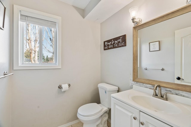 14706 N Mckinnon Ct, Mead, WA 99021 - half bathroom featuring toilet and vanity