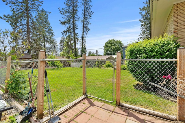 3205 W Hoffman Ave, Spokane, WA 99205 - view of yard