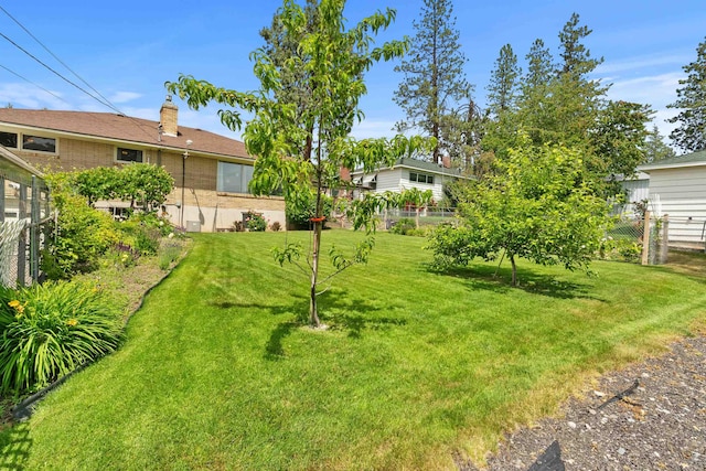 3205 W Hoffman Ave, Spokane, WA 99205 - view of yard