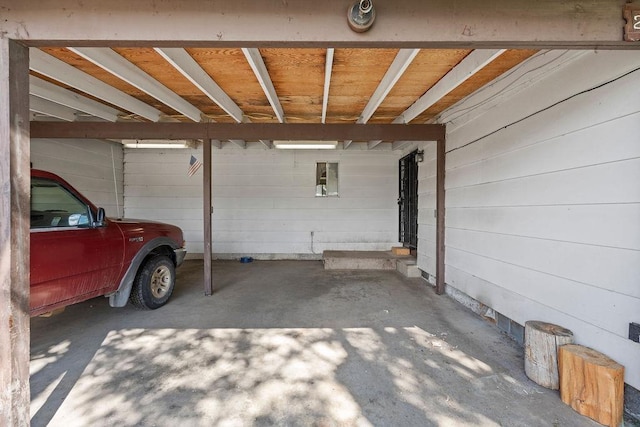 2920 N Regal St, Spokane, WA 99207 - garage with a carport