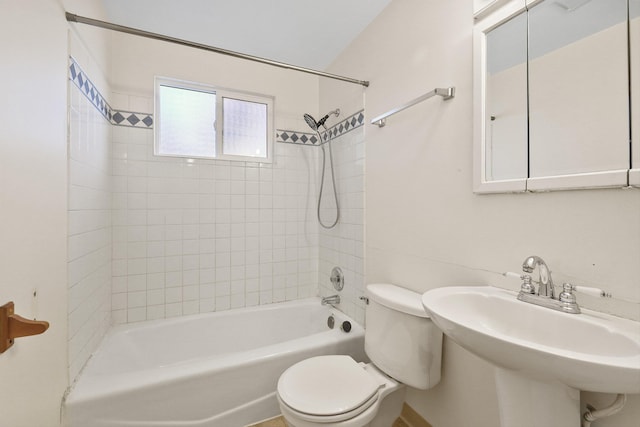 621 E Dalke Ave, Spokane, WA 99208 - full bathroom with toilet and tub / shower combination