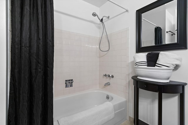 11905 N Atlantic St, Spokane, WA 99218 - bathroom with shower / tub combo with curtain
