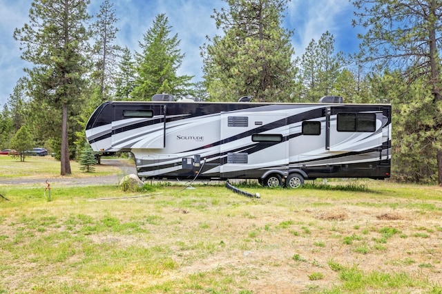 15611 W Pine Bluff Rd, Nine Mile Falls, WA 99026 - view of parking
