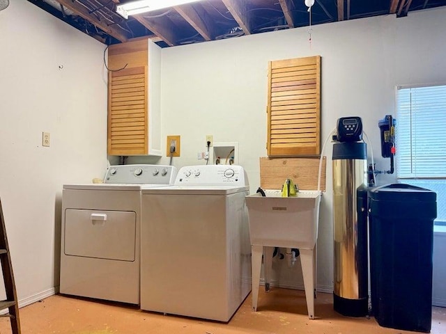 508 N Cedar St, Colville, WA 99114 - washroom with washing machine and clothes dryer
