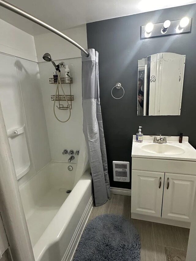 820/828 W 11th Ave, Spokane, WA 99204 - full bathroom with shower / tub combo and vanity