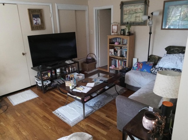 820/828 W 11th Ave, Spokane, WA 99204 - living area featuring wood finished floors