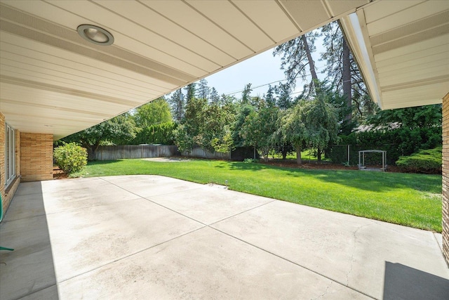 915 W 32nd Ave, Spokane, WA 99203 - fenced backyard featuring a patio