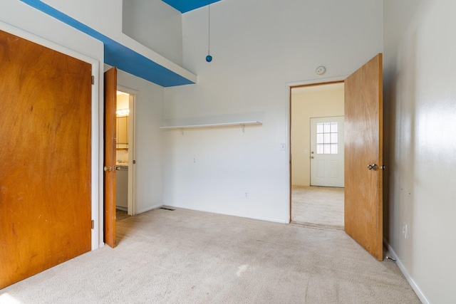 405 W 5th St, Sprague, WA 99204 - empty room with carpet floors and a smoke detector
