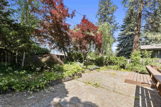 812 W Westover Rd, Spokane, WA 99218 - view of yard
