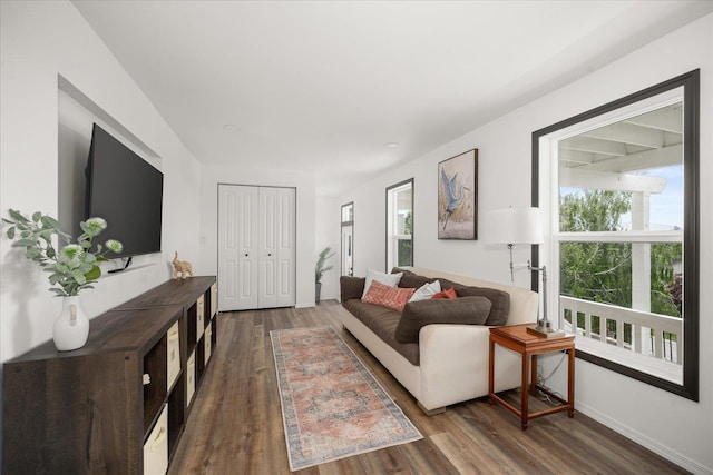 8422 E Sandlewood Ln, Spokane, WA 99217 - living area featuring wood finished floors and baseboards