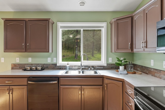 5981 Blackstone Way, Nine Mile Falls, WA 99026 - kitchen with stainless steel appliances and light countertops