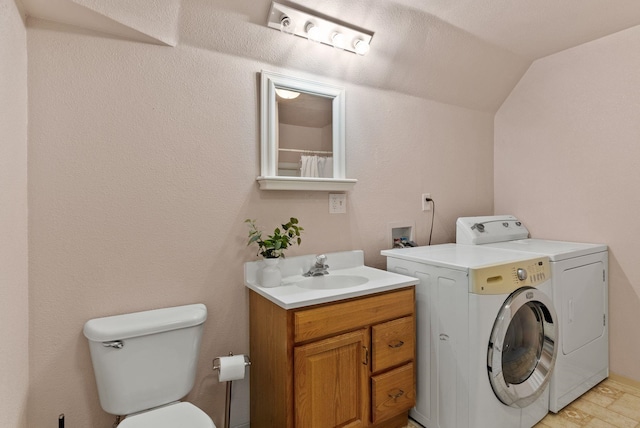 5981 Blackstone Way, Nine Mile Falls, WA 99026 - laundry area featuring washer and clothes dryer