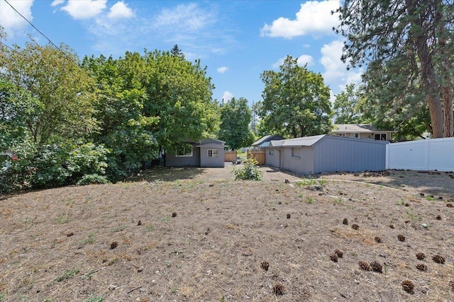 1409 E 36th Ave, Spokane, WA 99203 - view of yard with an outdoor structure
