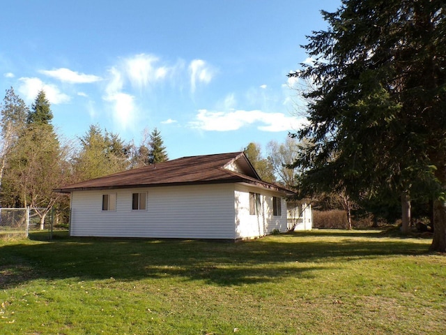1327 Columbia Crest Way, Kettle Falls, WA 99141 - view of side of home