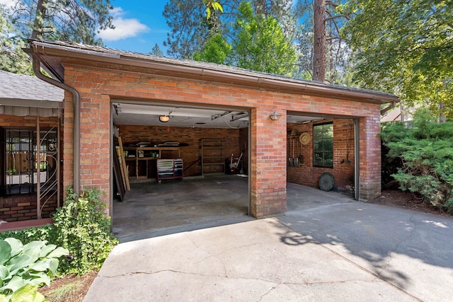 1827 S Arthur St, Spokane, WA 99203 - view of parking / parking lot with concrete driveway