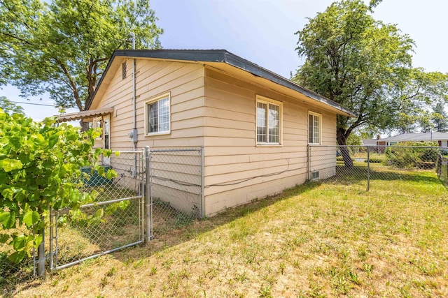 1306 W Joseph Ave, Spokane, WA 99205 - view of side of property featuring a gate