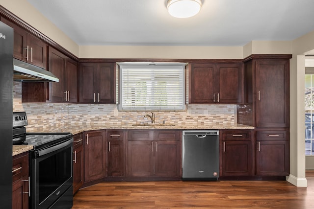 12925 E Valleyway Ave, Spokane Valley, WA 99216 - kitchen featuring electric range oven, dishwasher, under cabinet range hood, dark wood-style floors, and backsplash