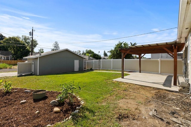 5130 N Stevens St, Spokane, WA 99205 - fenced backyard featuring a patio area