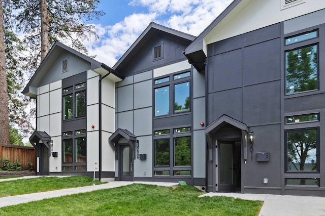 2009 W 9th Ave, Spokane, WA 99204 - contemporary house featuring stucco siding