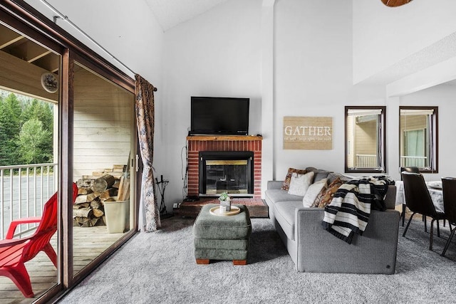 28600 N Mt Spokane Park Dr # 632, Mead, WA 99021 - living room with vaulted ceiling and carpet