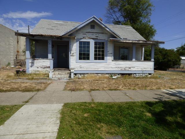 1727 E Riverside Ave, Spokane, WA 99202 - bungalow with a porch