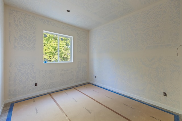 1324 W Dalke Ave Unit B, Spokane, WA 99205 - spare room featuring wallpapered walls