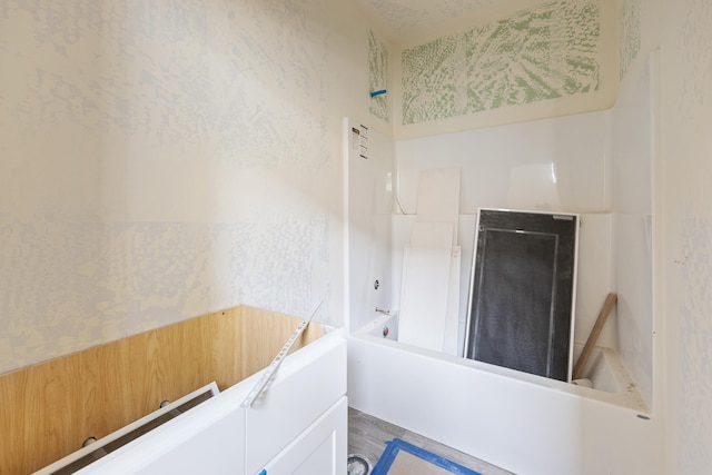 1324 W Dalke Ave Unit B, Spokane, WA 99205 - full bathroom featuring wood finished floors