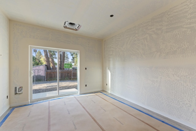 1324 W Dalke Ave Unit B, Spokane, WA 99205 - unfurnished room featuring baseboards