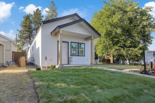 1324 W Dalke Ave Unit B, Spokane, WA 99205 - view of front of property with a front yard