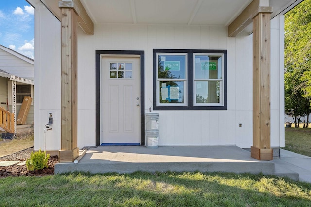 1324 W Dalke Ave Unit B, Spokane, WA 99205 - entrance to property with a yard