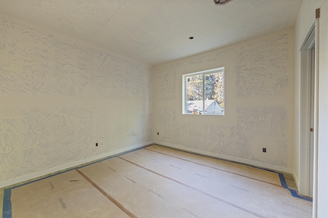 1324 W Dalke Ave Unit B, Spokane, WA 99205 - unfurnished room with baseboards