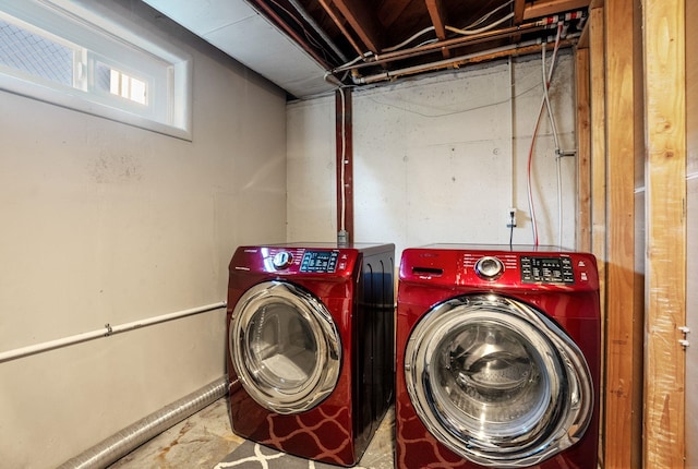 5204 N Maple St, Spokane, WA 99205 - laundry area with washer and dryer