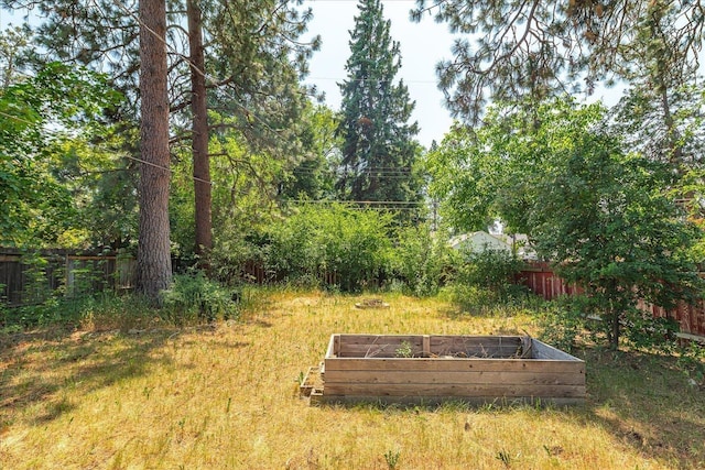 3829 W Broad Ave, Spokane, WA 99205 - view of yard featuring a garden