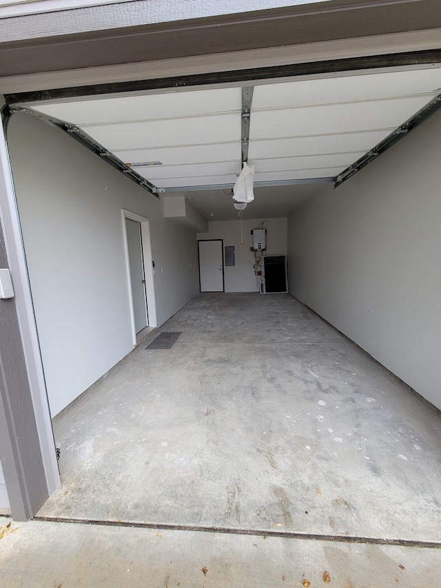 6027 N Smith St, Spokane, WA 99208 - garage with water heater