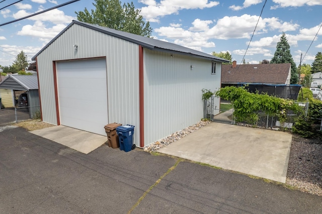 5711 N Ash St, Spokane, WA 99205 - detached garage with asphalt driveway