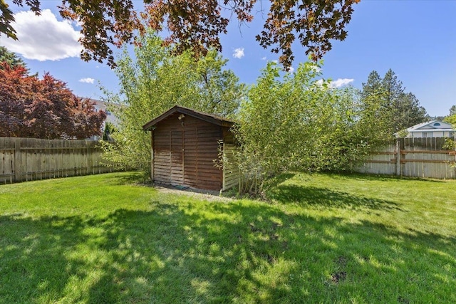 3810 S Moffitt Rd, Spokane Valley, WA 99206 - fenced backyard featuring a shed