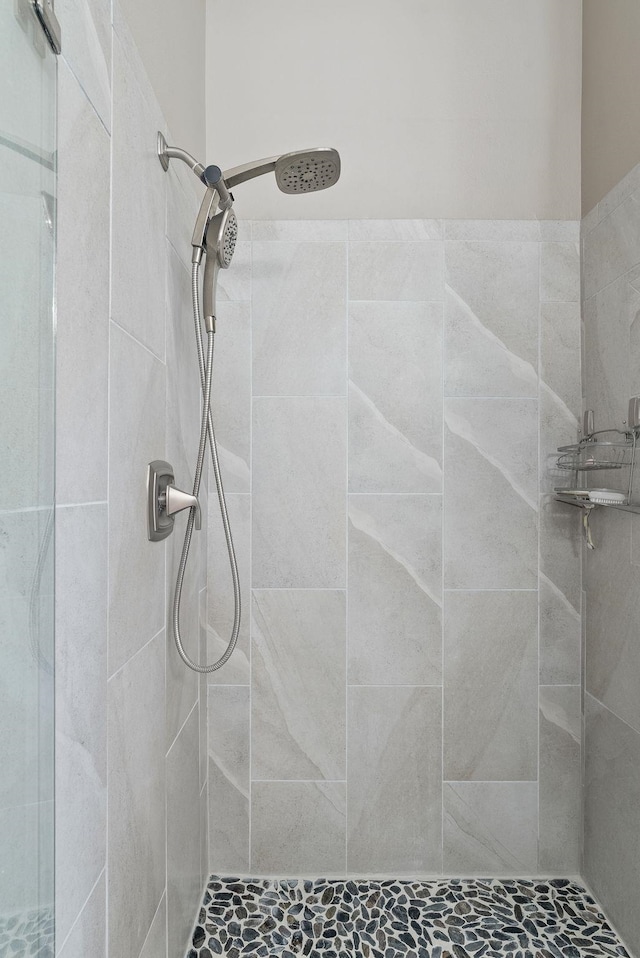 4812 S Wildwood Ln, Spokane, WA 99206 - full bathroom with a tile shower