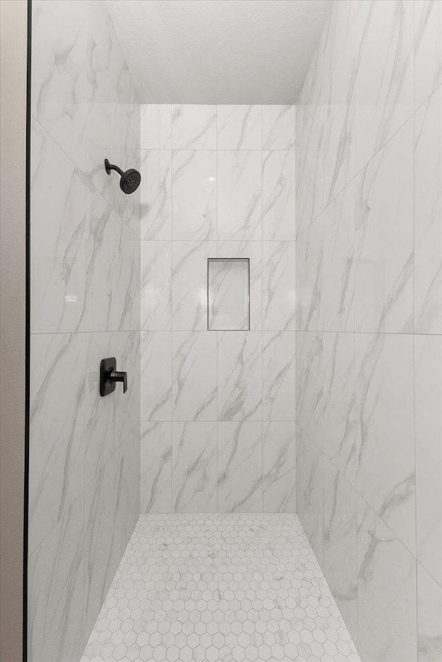6571 Kate Dr, Nine Mile Falls, WA 99206 - bathroom with a tile shower