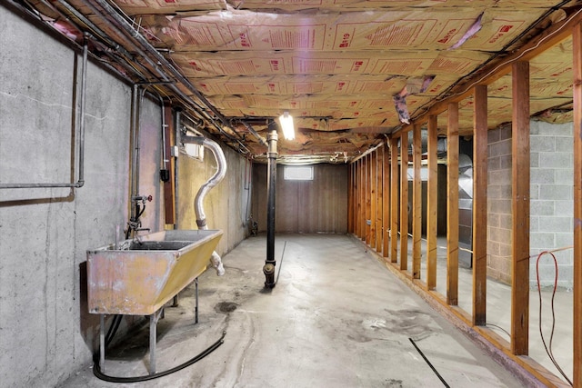 1406 S Cedar St Unit 1408, Spokane, WA 99203 - basement featuring a sink