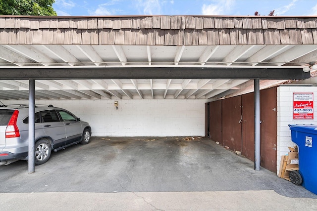 1716 N Pettet Dr Apt 2, Spokane, WA 99205 - view of car parking