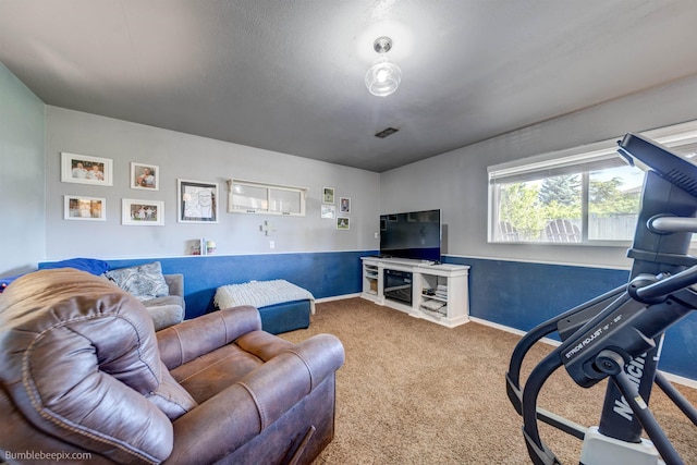 1612 E Sharpsburg Ave, Spokane, WA 99217 - carpeted living room with baseboards