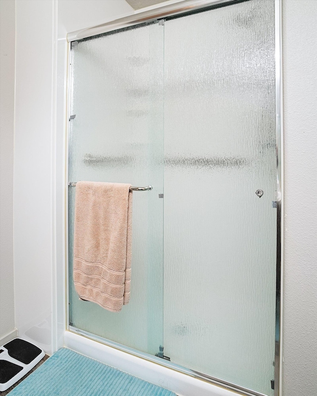 124 S Lone Tree Ave, Spokane Valley, WA 99016 - bathroom featuring a shower stall