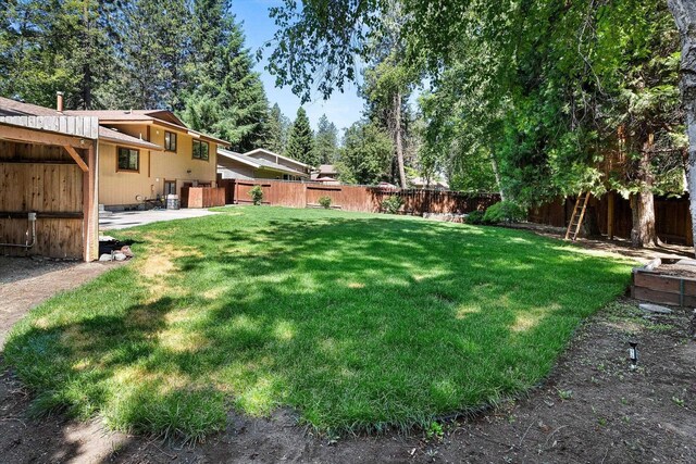 317 E Eaton Ave, Spokane, WA 99218 - view of fenced backyard