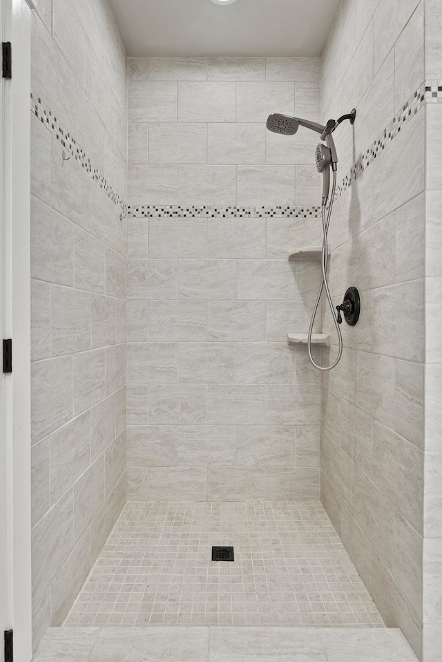 37818 N Grove Rd, Deer Park, WA 99006 - full bathroom featuring tiled shower