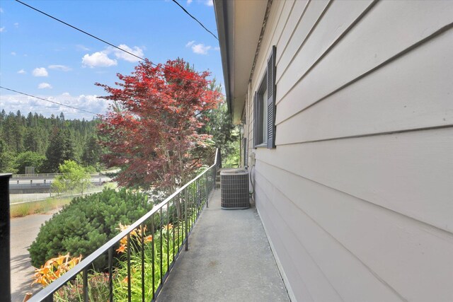 1102 S Buena Vista Dr, Spokane, WA 99224 - view of balcony