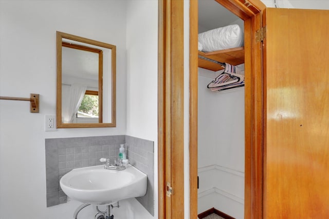 1310 N Woodruff Rd, Spokane Valley, WA 99206 - bathroom featuring a sink
