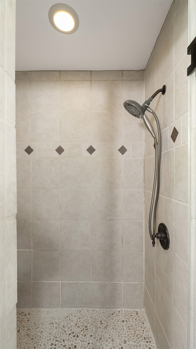 38415 N Hatch Rd, Deer Park, WA 99006 - bathroom with tiled shower